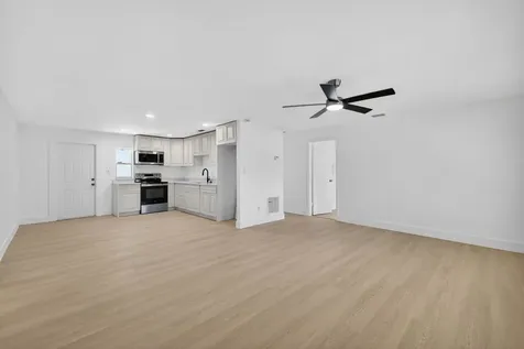 812 N 24th Street Fort Pierce FL 34950