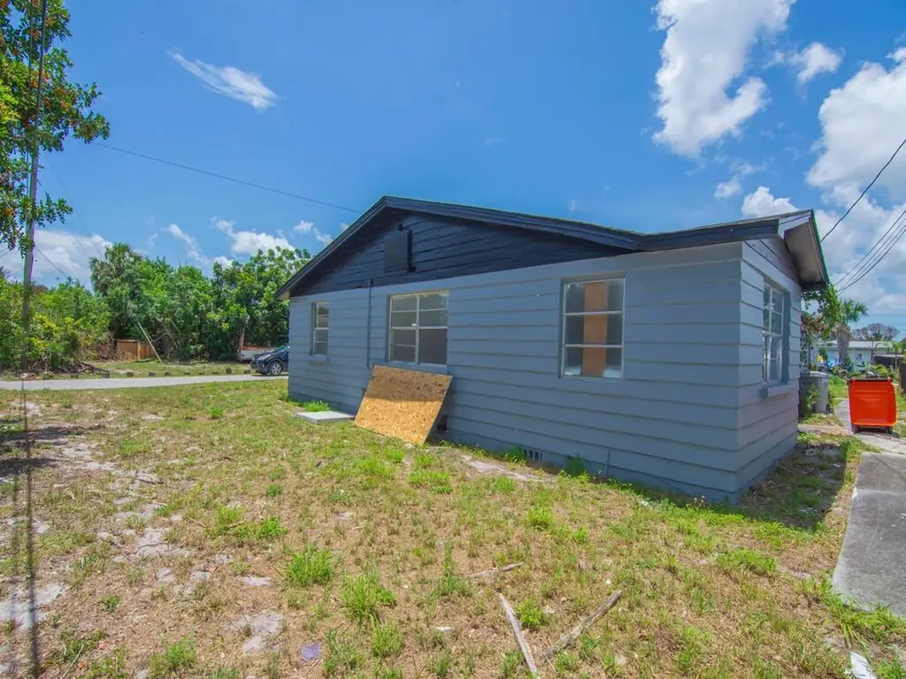 2556 44th Street Vero Beach FL 32967