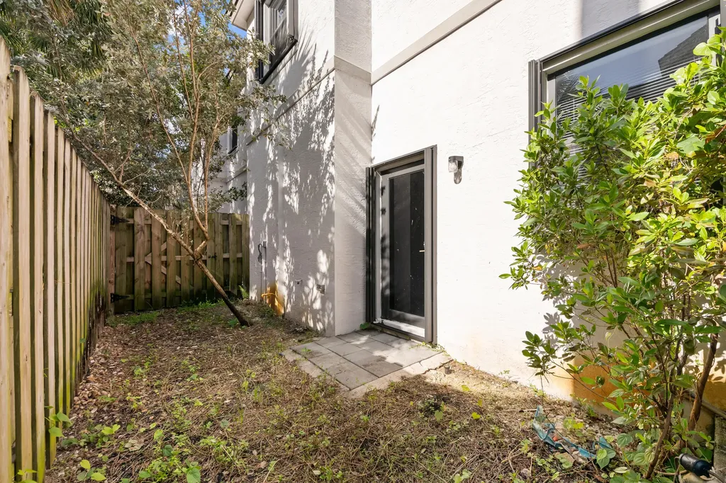 534 SW 19th Terrace Fort Lauderdale FL 33312