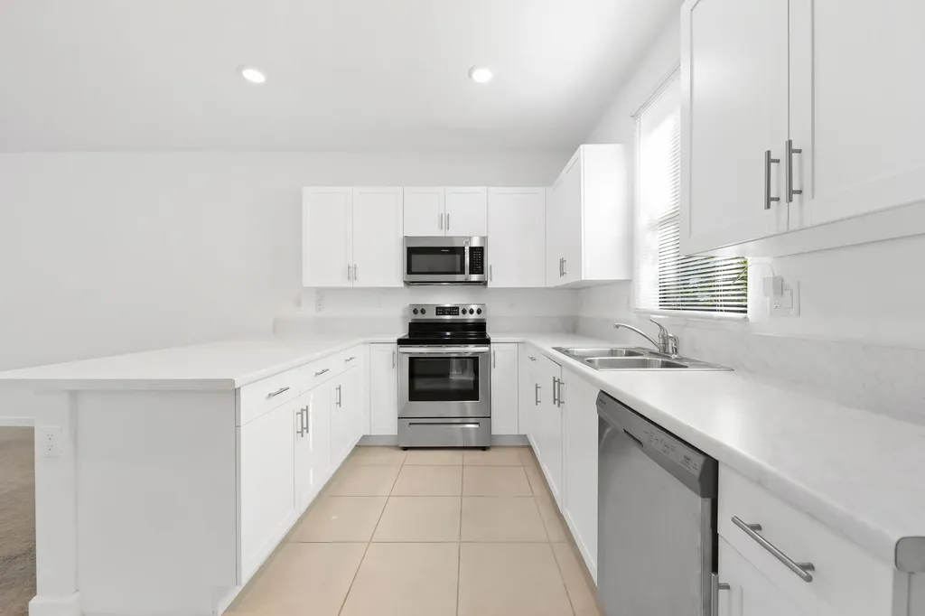 534 SW 19th Terrace Fort Lauderdale FL 33312