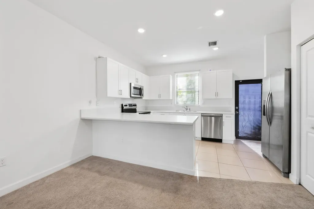 534 SW 19th Terrace Fort Lauderdale FL 33312