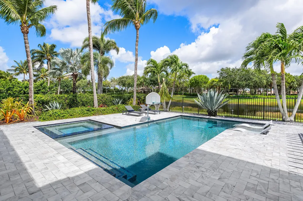 8861 Starhaven Cove Boynton Beach FL 33473