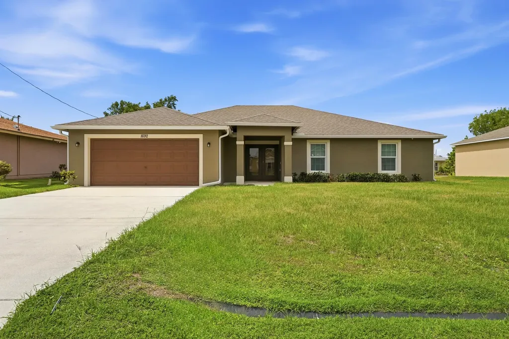 1692 SW Alvaton Avenue Port St Lucie FL 34953