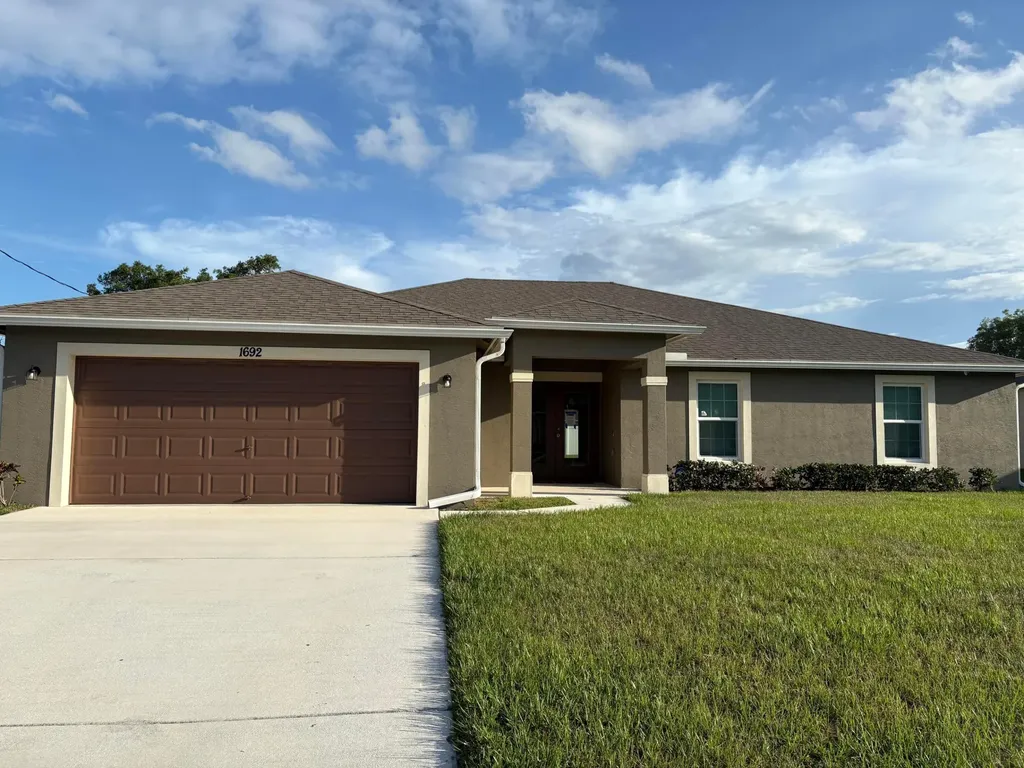 1692 SW Alvaton Avenue Port St Lucie FL 34953