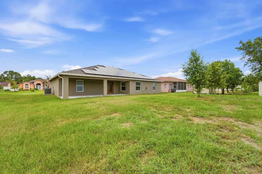 1692 SW Alvaton Avenue Port St Lucie FL 34953