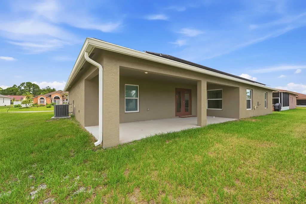 1692 SW Alvaton Avenue Port St Lucie FL 34953