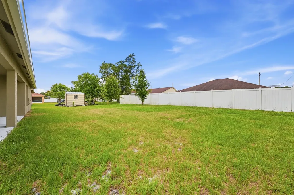 1692 SW Alvaton Avenue Port St Lucie FL 34953
