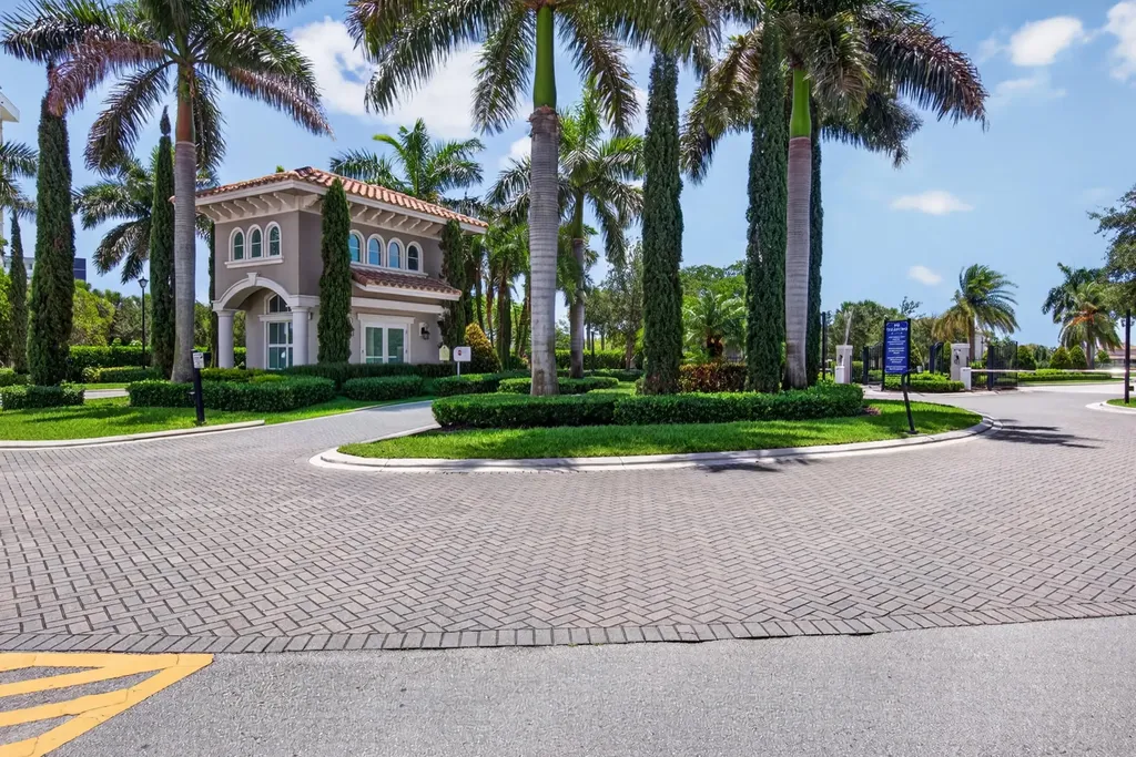 4715 Eucalyptus Drive Hollywood FL 33021