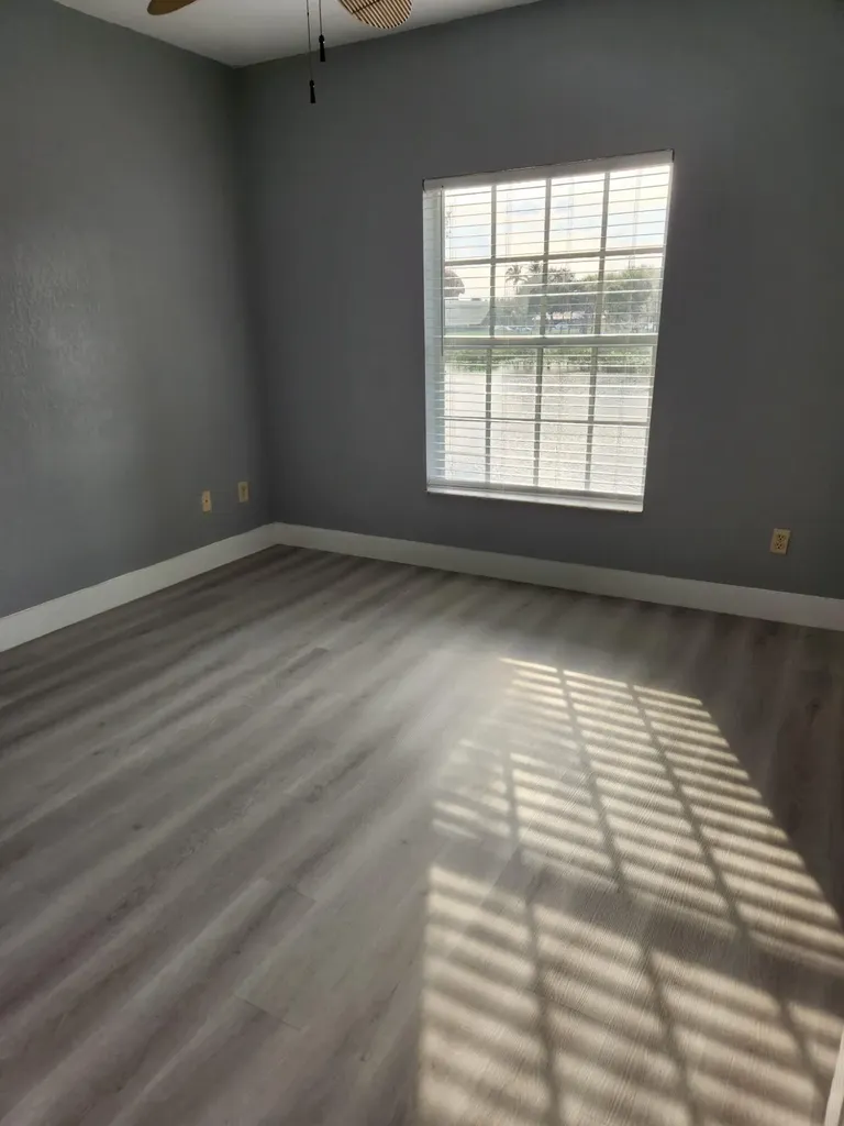 5064 Lantana Road Lake Worth FL 33463