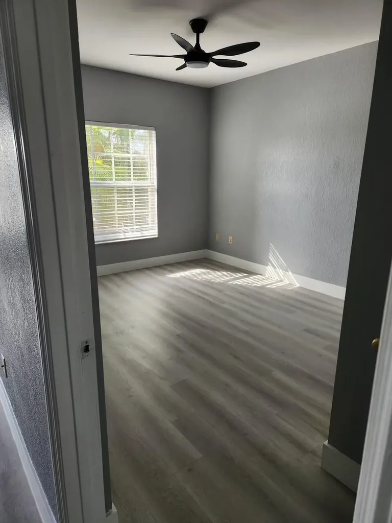 5064 Lantana Road Lake Worth FL 33463