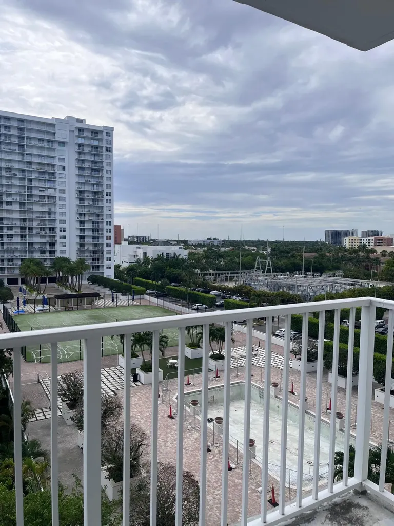 2851 NE 183rd Street Aventura FL 33160