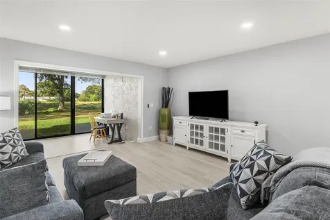 9286 Vista Del Lago Boca Raton FL 33428