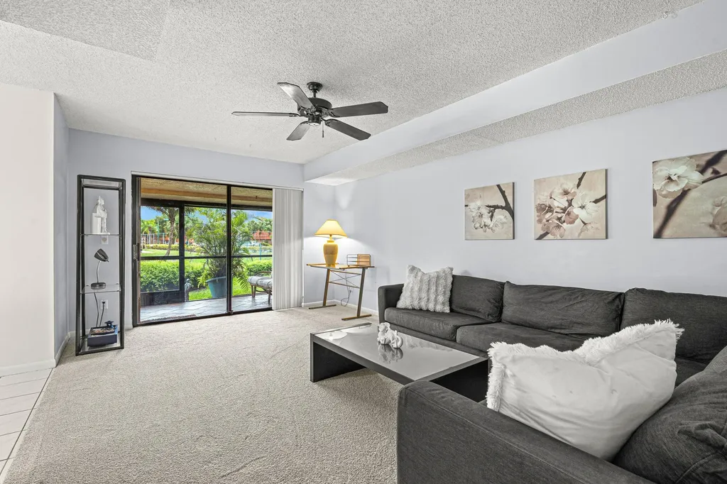 8321 S Coral Circle North Lauderdale FL 33068