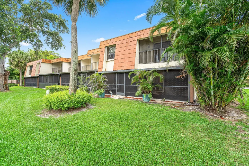 8321 S Coral Circle North Lauderdale FL 33068