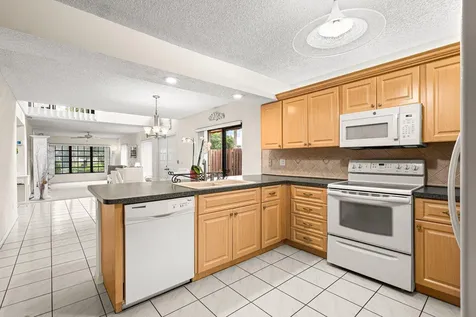 8321 S Coral Circle North Lauderdale FL 33068