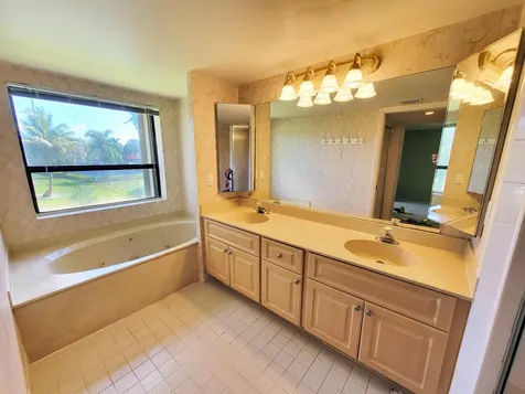 8321 S Coral Circle North Lauderdale FL 33068