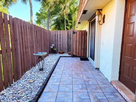 8321 S Coral Circle North Lauderdale FL 33068