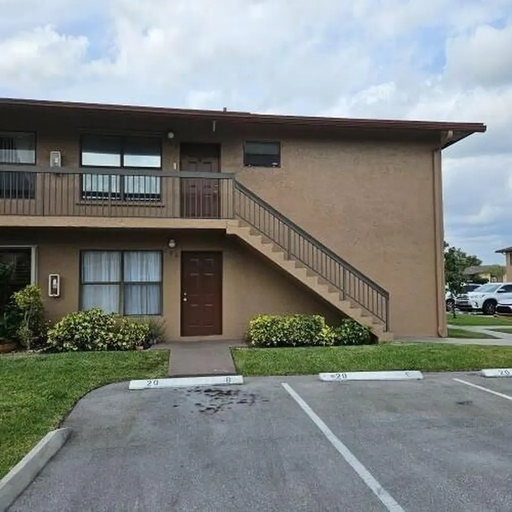 10039 Winding Lake Road Sunrise FL 33351