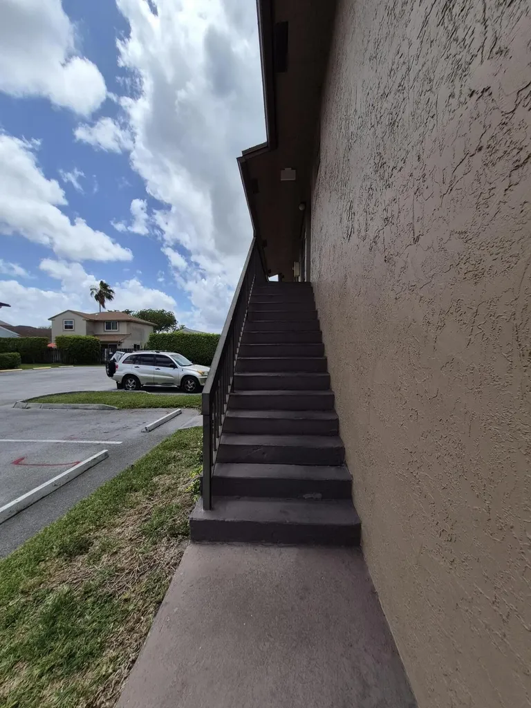 10039 Winding Lake Road Sunrise FL 33351