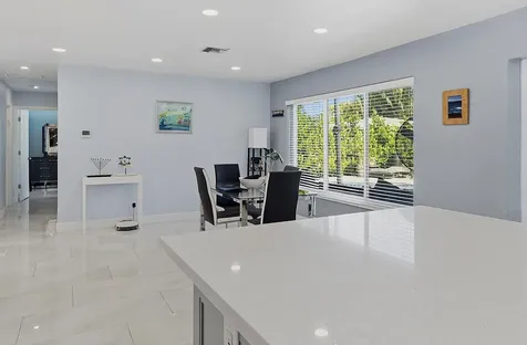 1580 NE 34th Street Oakland Park FL 33334