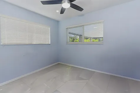 1580 NE 34th Street Oakland Park FL 33334
