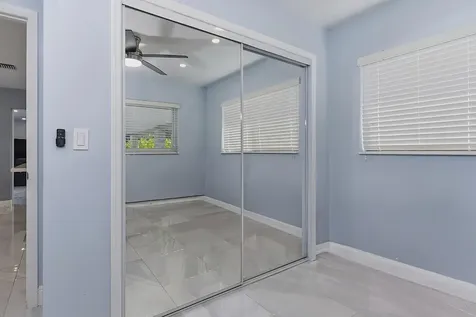 1580 NE 34th Street Oakland Park FL 33334
