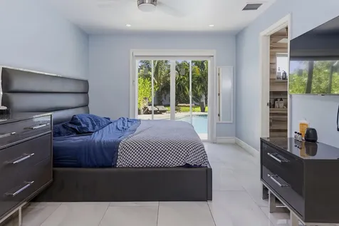 1580 NE 34th Street Oakland Park FL 33334