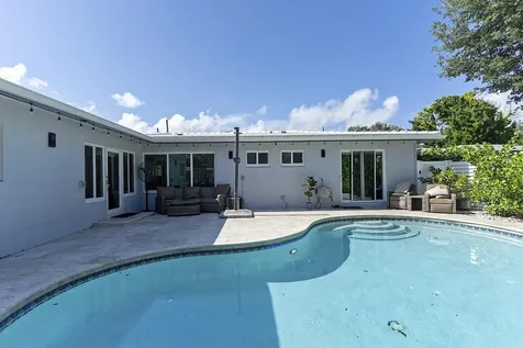 1580 NE 34th Street Oakland Park FL 33334