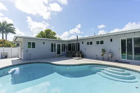 1580 NE 34th Street Oakland Park FL 33334