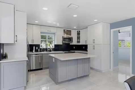 1580 NE 34th Street Oakland Park FL 33334