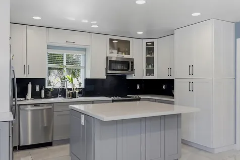 1580 NE 34th Street Oakland Park FL 33334