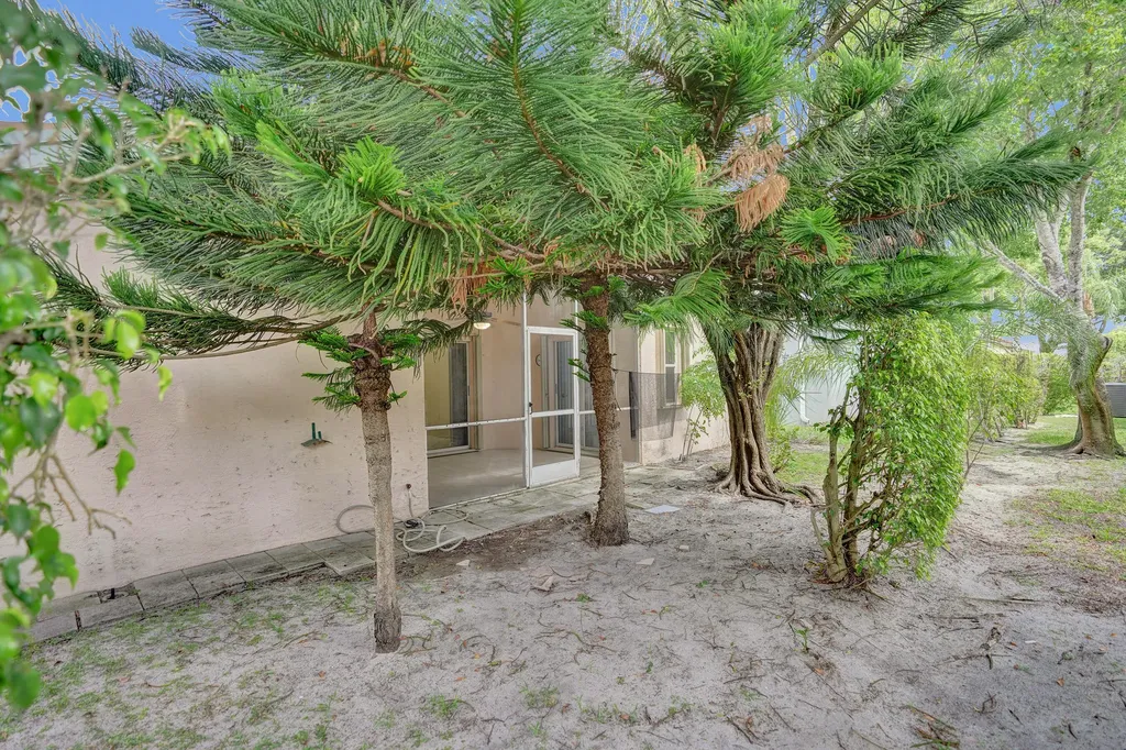 133 Caribe Court Greenacres FL 33413