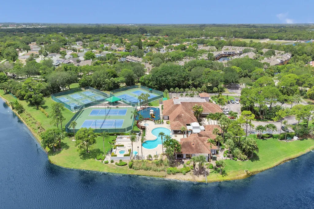 133 Caribe Court Greenacres FL 33413