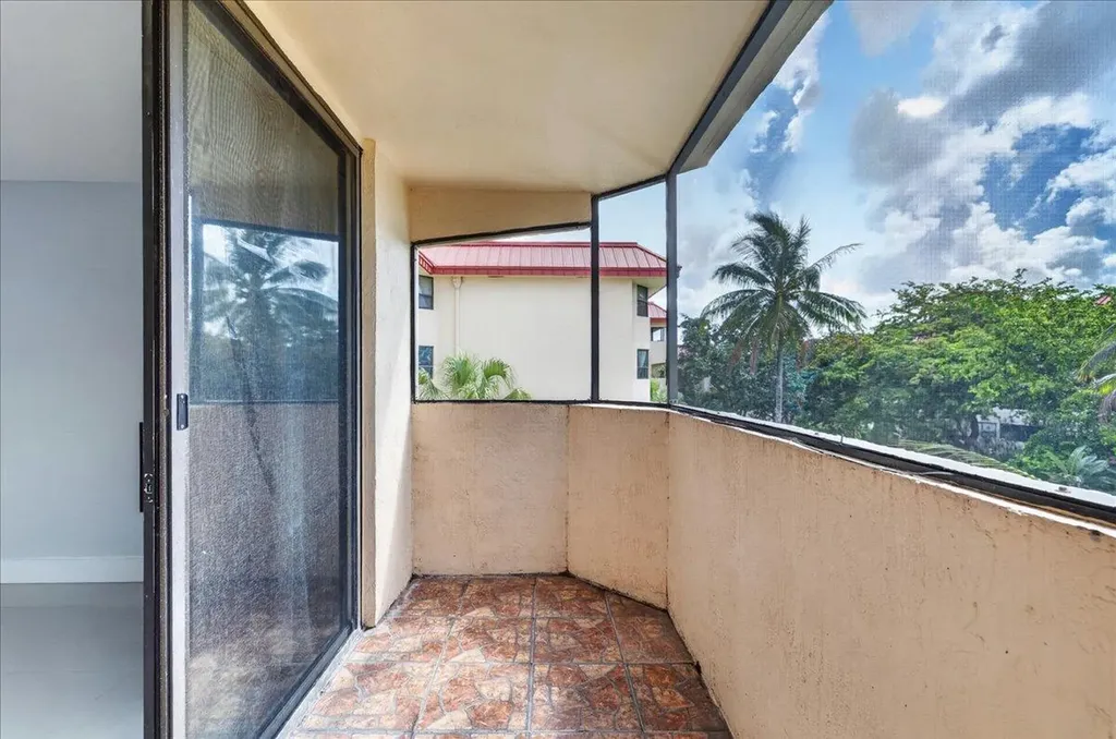 7451 NW 16th Street Plantation FL 33313