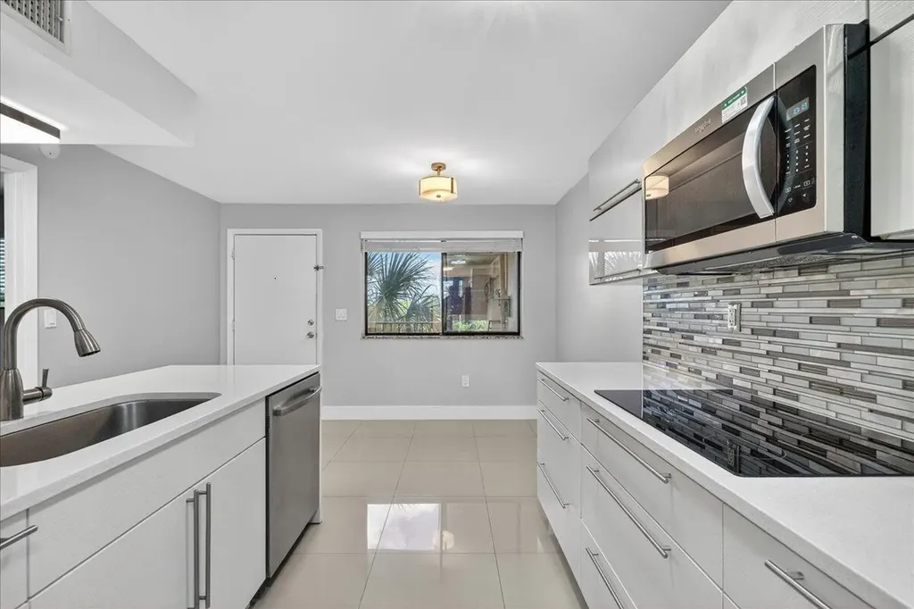 7451 NW 16th Street Plantation FL 33313