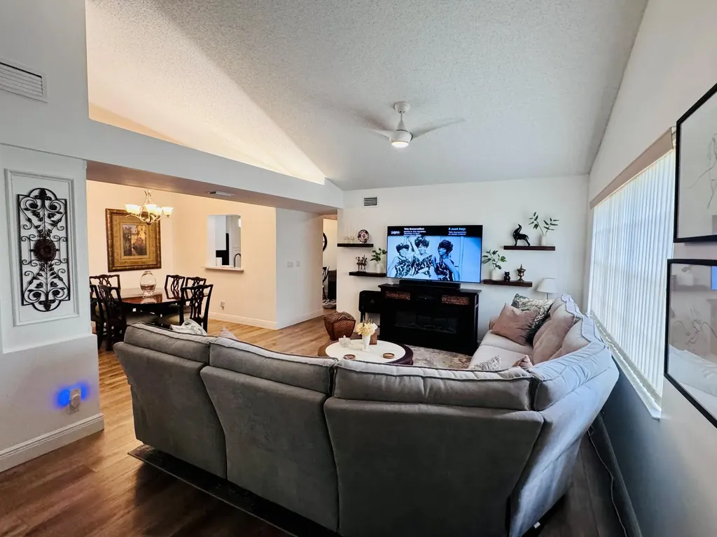 5157 Magellan Way E Delray Beach FL 33484
