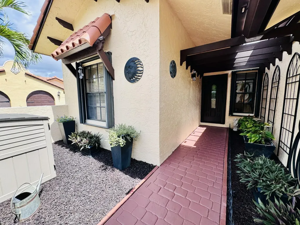 5157 Magellan Way E Delray Beach FL 33484