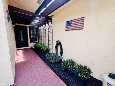 5157 Magellan Way E Delray Beach FL 33484