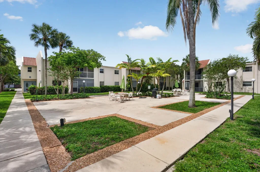 1428 SE 4th Avenue Deerfield Beach FL 33441