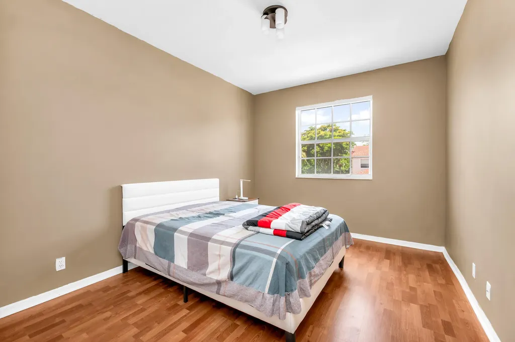8550 Via Romana Boca Raton FL 33496
