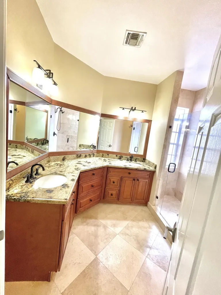 8550 Vía Romana Boca Raton FL 33496