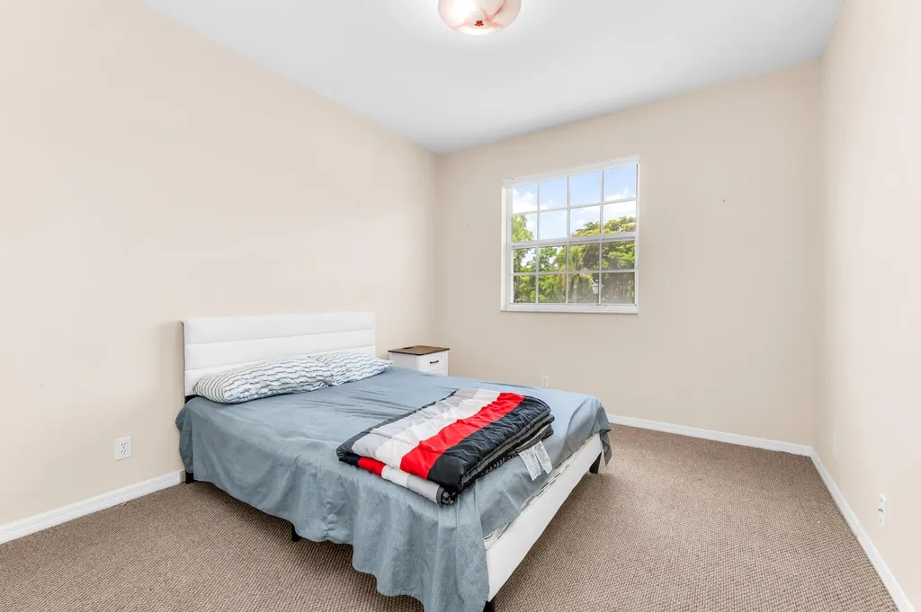 8550 Via Romana Boca Raton FL 33496
