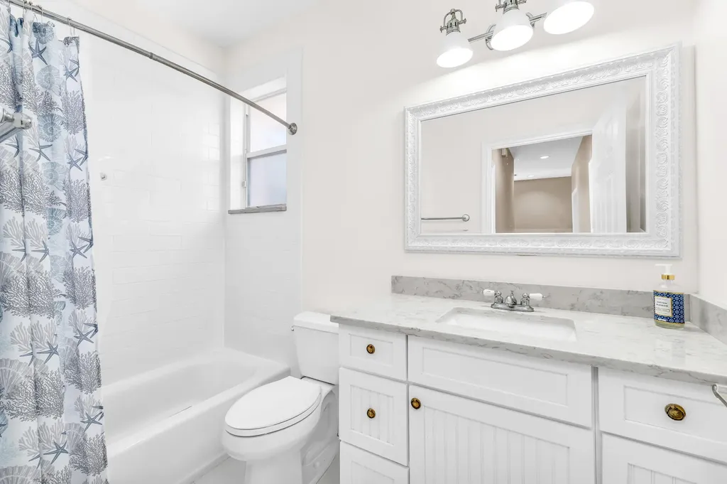 8550 Via Romana Boca Raton FL 33496