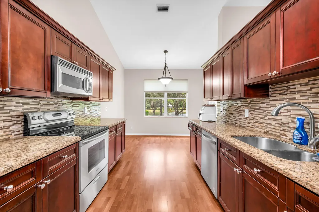 8550 Via Romana Boca Raton FL 33496