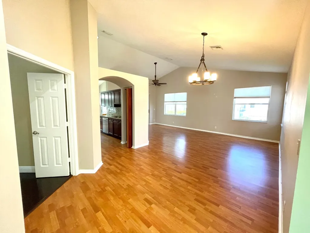 8550 Vía Romana Boca Raton FL 33496