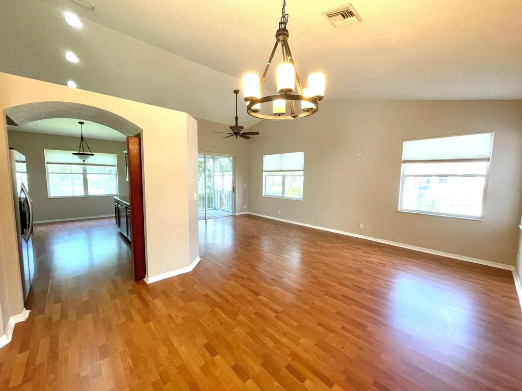8550 Vía Romana Boca Raton FL 33496
