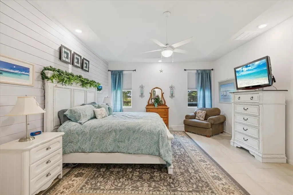 31 52nd Square Vero Beach FL 32968