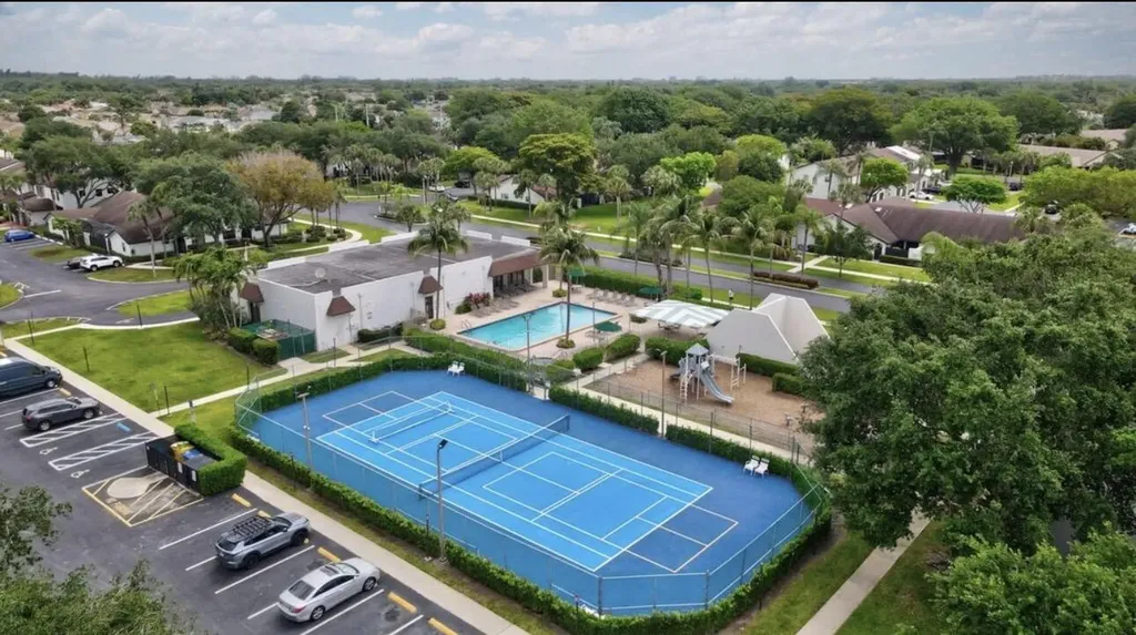 8951 SW 19th Street Boca Raton FL 33433
