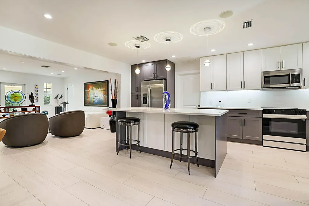 920 SE 17th Street Deerfield Beach FL 33441
