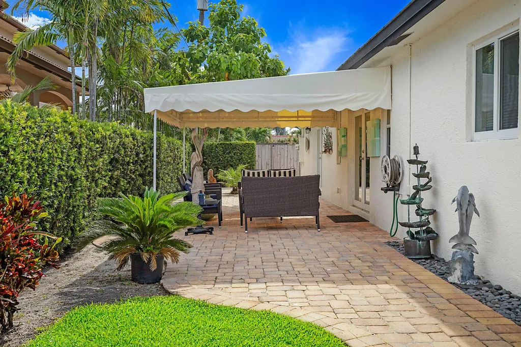 920 SE 17th Street Deerfield Beach FL 33441